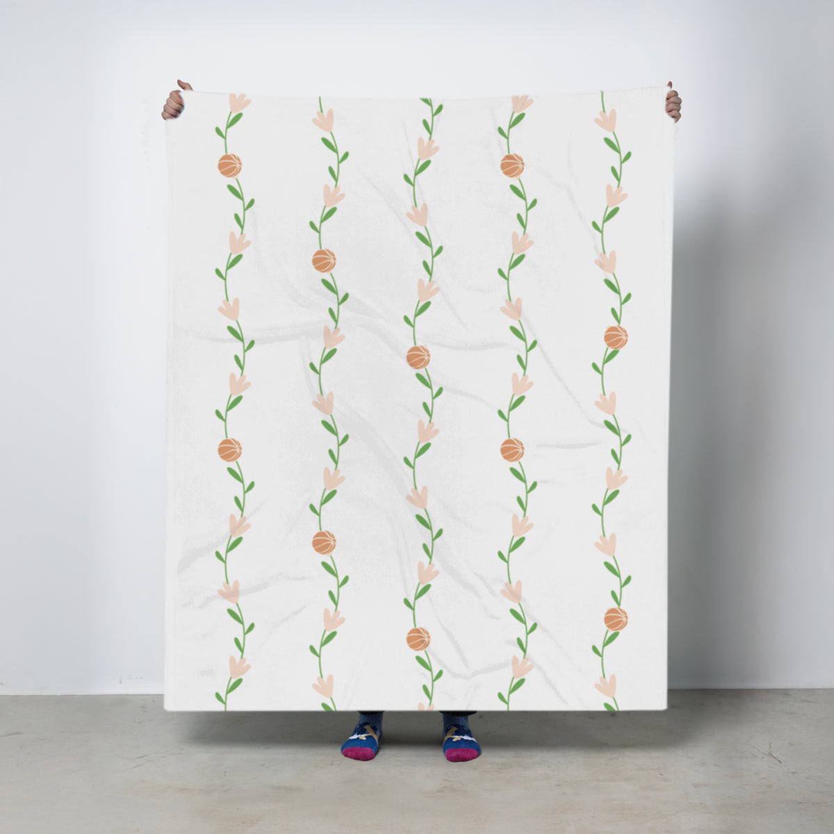 Fleece basketball blanket with flower pattern
