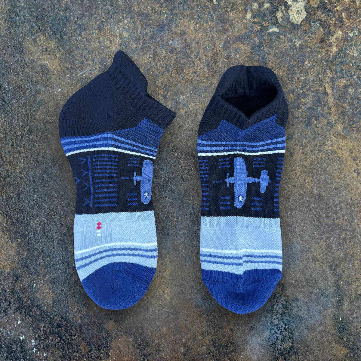 Corsair Runway Athletic Ankle Socks – Ultra-Soft Cushioned Performance Socks